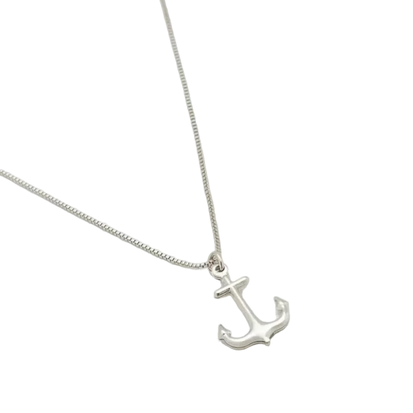 Colar Em Metal Com Pingente De Âncora Cinza